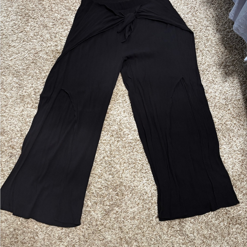 Kona Sol Black Wide-Leg Tie Front Pants